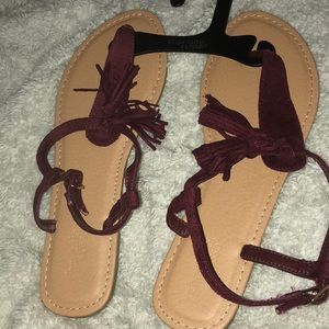 ❗️4/$20- Maroon suede tassel strappy buckle sandal